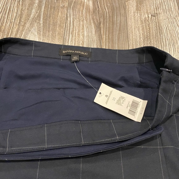 Banana Republic Checkered Mini skirt (size 10) - Picture 3 of 5